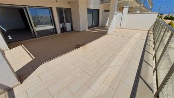 Stór og björt íbúð í Villamartin Gardens - Sumareignir