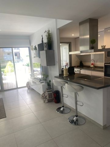 Falleg jarðhæð með suður verönd - Sumareignir