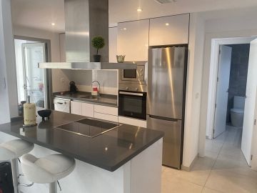 Falleg jarðhæð með suður verönd - Sumareignir