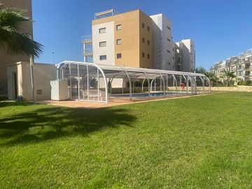 Falleg jarðhæð með suður verönd - Sumareignir