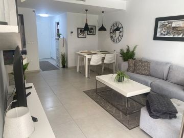 Falleg jarðhæð með suður verönd - Sumareignir