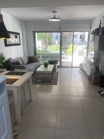 Falleg jarðhæð með suður verönd - Sumareignir